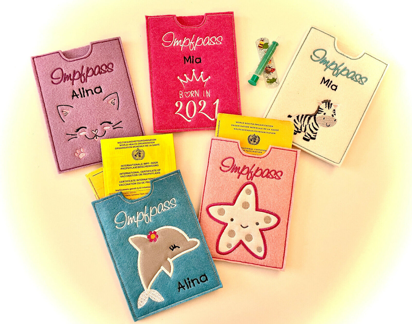 Impfpasshülle für Kinder, Filz bestickt, personalisierbar mit dem Namen