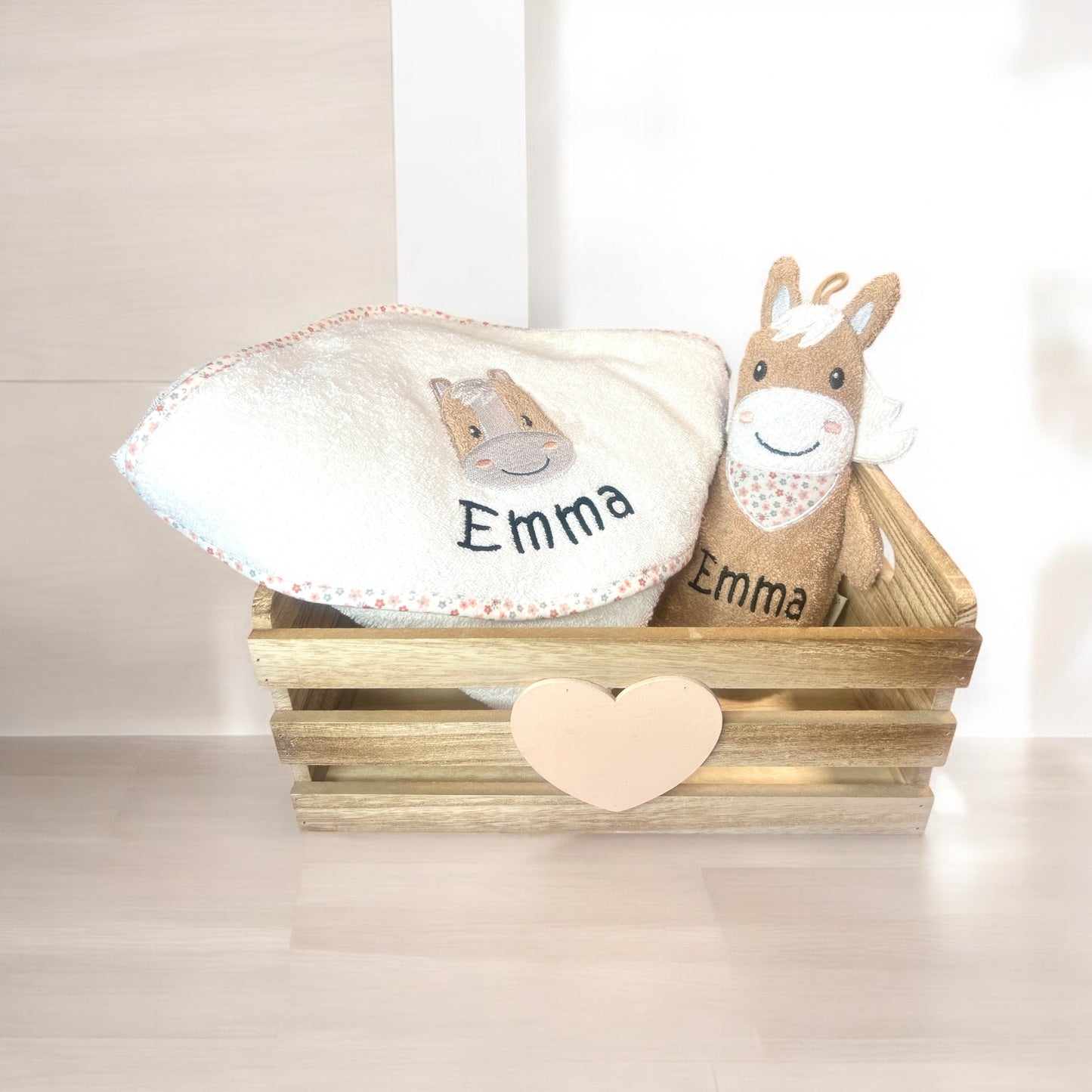 Kapuzenhandtuch 100x100cm und/oder Waschhandschuh mit Name aufgestickt Pferd Sunny Sterntaler