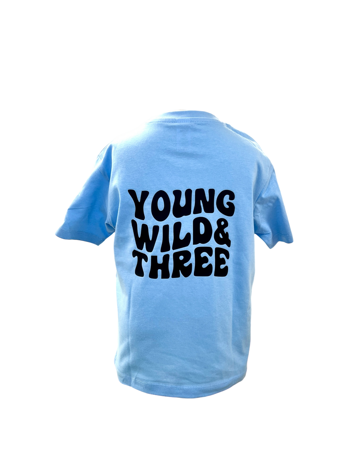 Young wild & three T-Shirt zum 3. Geburtstag mit Name personalisiert, schwarz oder hellblau