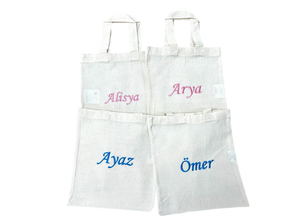 Personalisierte kleine weiße Baumwolltasche mit Wunschnamen oder Wunschtext bestickt, 100% Baumwolle, Geschenkverpackung