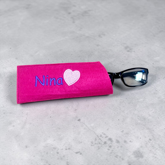 Brillenetui mit Name und Herz bestickt, schönes Geschenk, Sonnenbrille, Filz