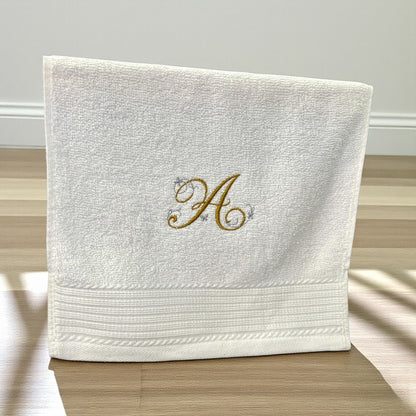 Handtuch mit Ein-Buchstaben-Monogram / Initiale, Handtuch, Sauna, Wellness, Duschtuch, edles Geschenk zu jedem Anlass