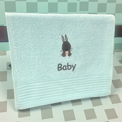 Hasen Kinder Handtuch mit Name und Motiv 30x50 cm Kita Kindergarten oder für Unterwegs Ostern