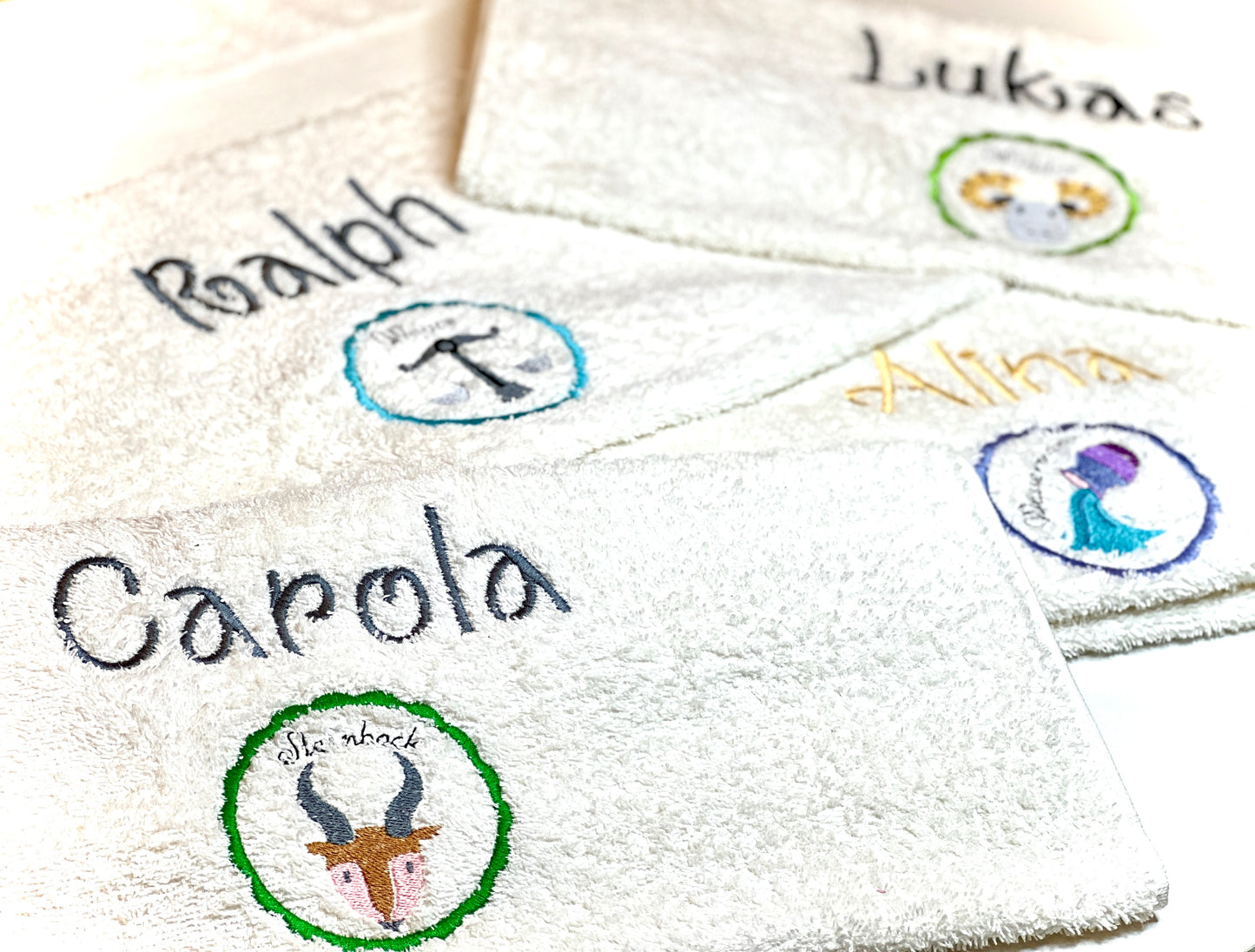 Sternzeichen Handtuch mit Name bestickt, Duschhandtuch, Badetuch, Sauna, baden