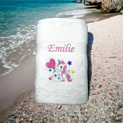 Handtuch mit Einhorn und Name bestickt, verschiedene Größen und viele Farben