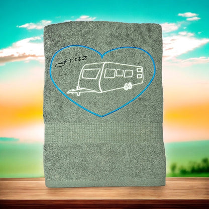Wohnwagen mit Herz Handtuch mit Name bestickt, Duschtuch, Urlaub, Strand