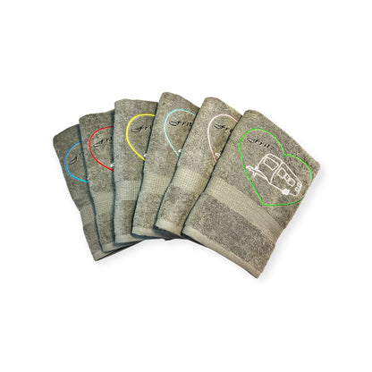 Wohnwagen mit Herz Handtuch mit Name bestickt, Duschtuch, Urlaub, Strand