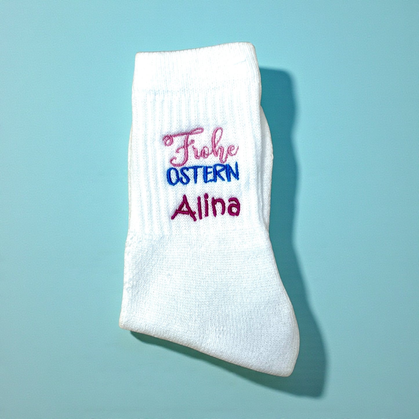 Tennissocken mit Ostermotiv bestickt, personalisierbar