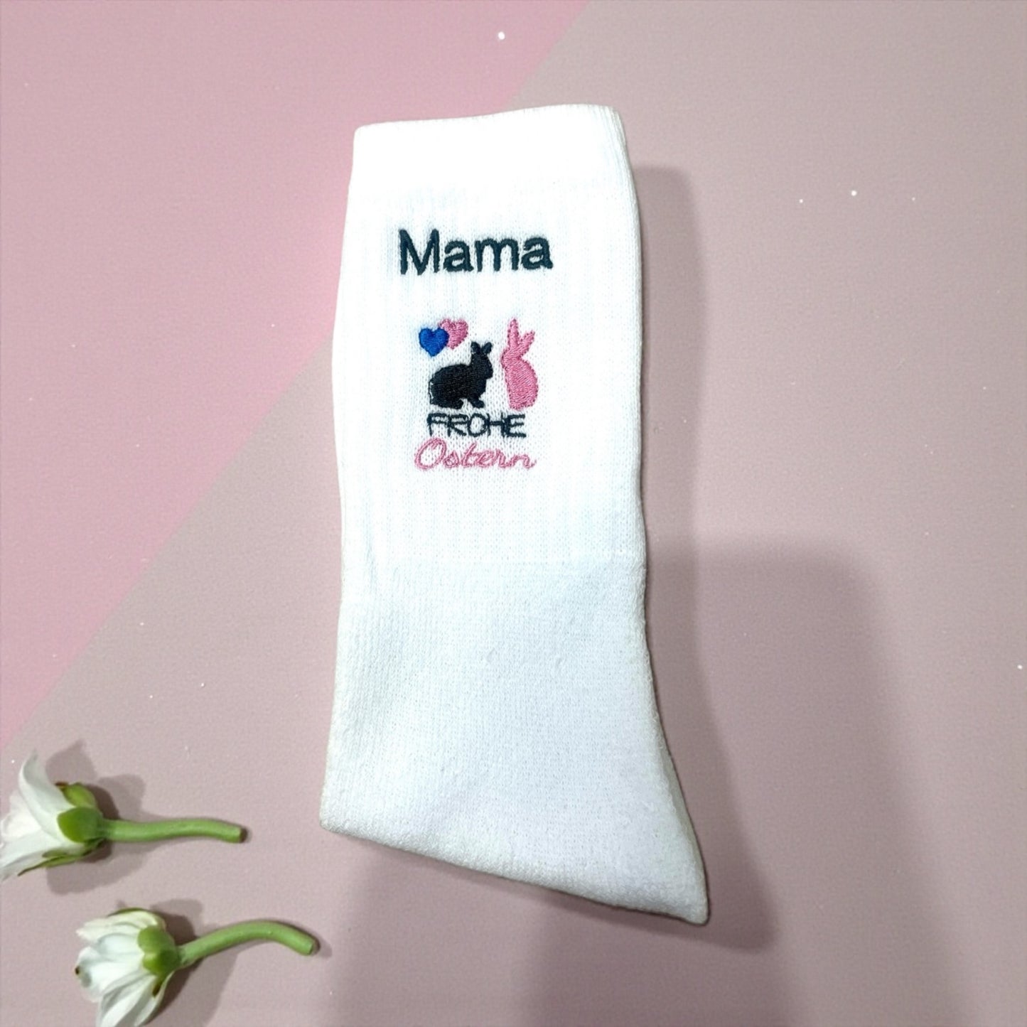 Tennissocken mit Ostermotiv bestickt, personalisierbar