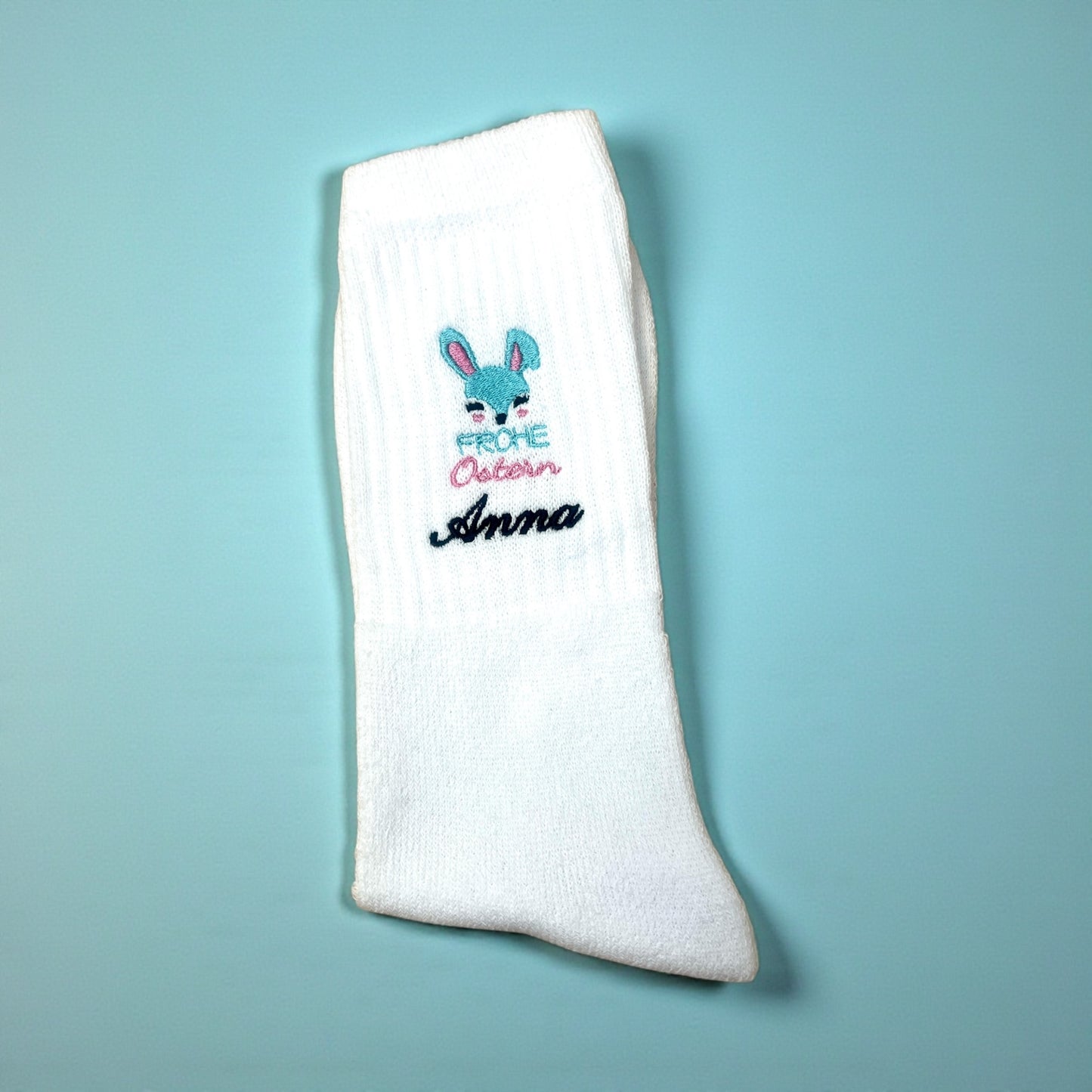 Tennissocken mit Ostermotiv bestickt, personalisierbar