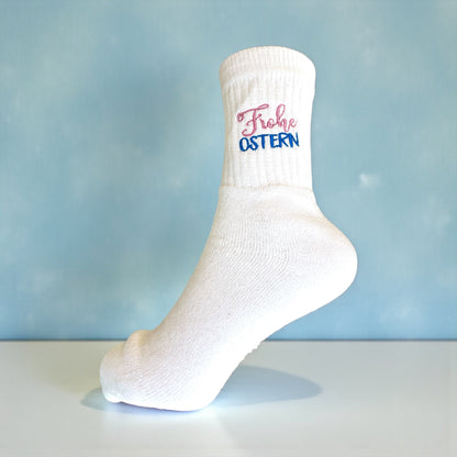 Tennissocken mit Ostermotiv bestickt, personalisierbar
