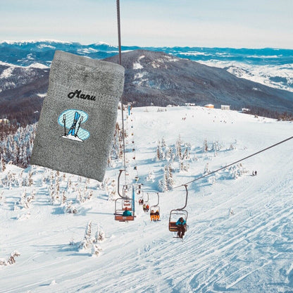 Handtuch mit Ski und Name bestickt